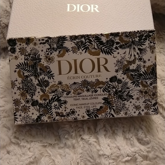 Dior 2021 LE Ecrin Couture Palette: Atelier of Dreams - Picture 1 of 17